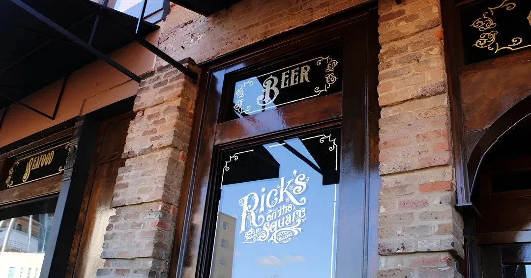 Tomorrow night, one of Texas Country's fastest-rising stars is heading to Downtown Tyler! Catch @tristanrobersonmusic live at @ricksintyler, just a short walk from Greyhound Inn.
ㅤ
Make a night of it with great music, local dining, and a stay in the